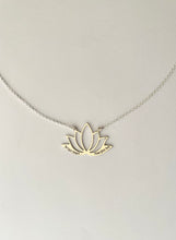 Load image into Gallery viewer, שרשרת חיל הלביאות - נשות הברזל