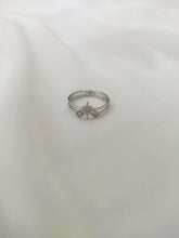 Load image into Gallery viewer, טבעת כוכב מכסף לנשים בעבודת יד
