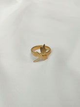 Load image into Gallery viewer, טבעת עלה זהב עדינה
