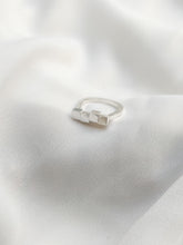 Load image into Gallery viewer, טבעת ריבועים מכסף בעבודת יד
