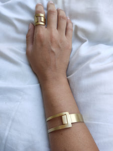 צמיד זהב וטבעת לנשים בעבודת יד 